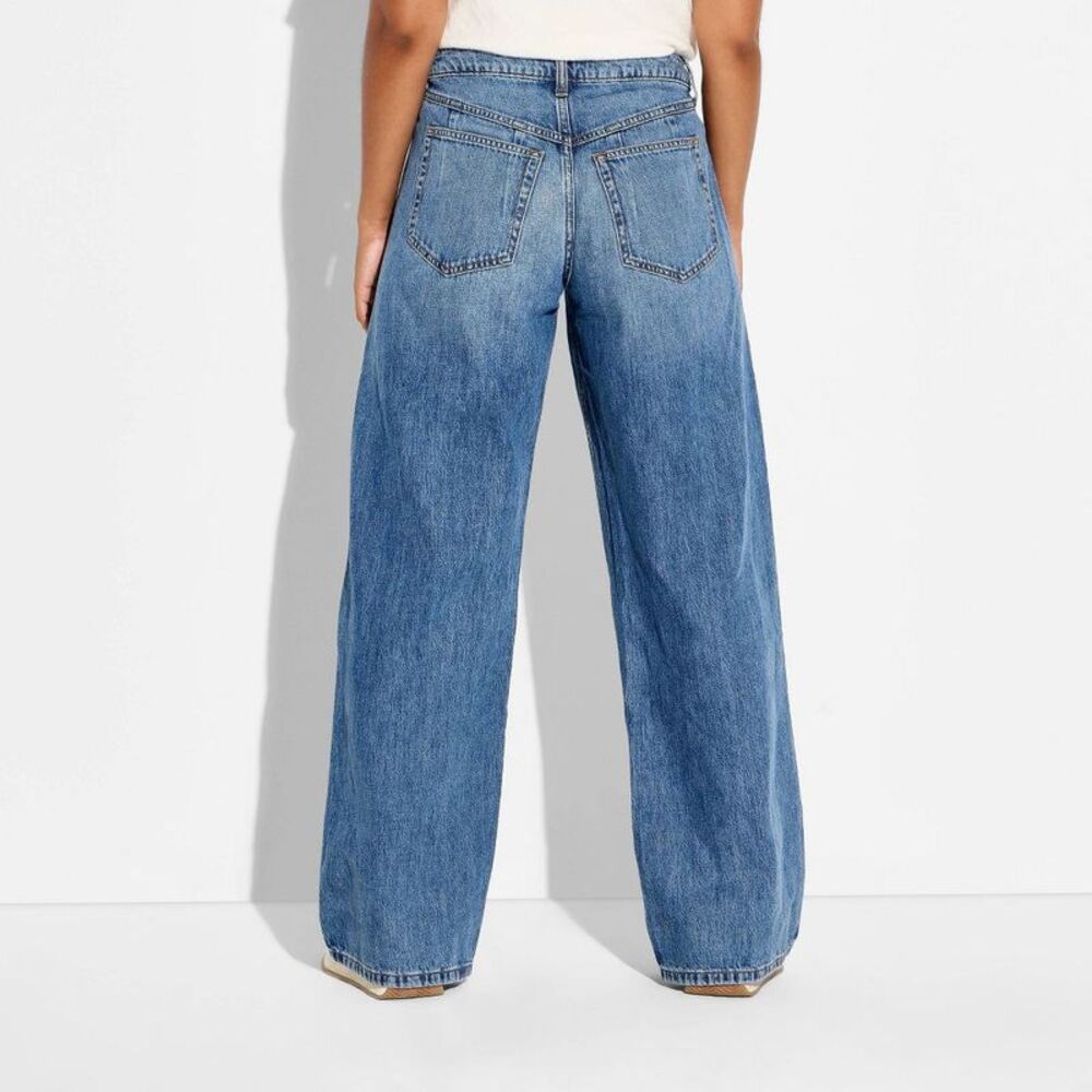 Women's Ultra Low-Rise Baggy Curvy Jeans - Wild Fable Medium Wash 14 - Picture 2 of 3